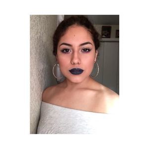 Meet your Posher, Violeta